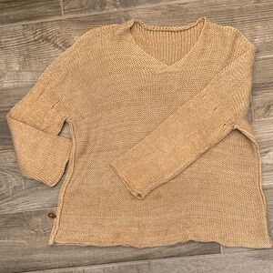 Women’s V-Neck Lightweight Knit Sweater — Tan/Cream